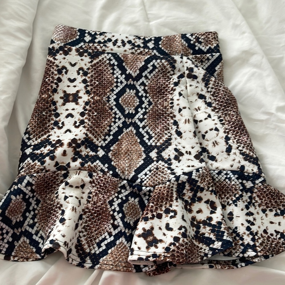 Nasty gal uk 6, US 2 snake skin mini skirt! Worn once.